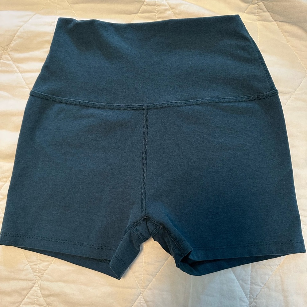 Beyond Yoga All for Run bike shorts stellar blue heather size small